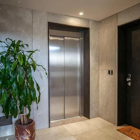 Duca - Modern In Near The Politecnico