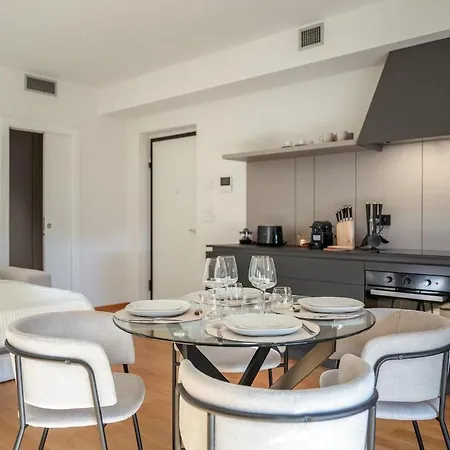 Duca - Modern In Near The Politecnico Turijn