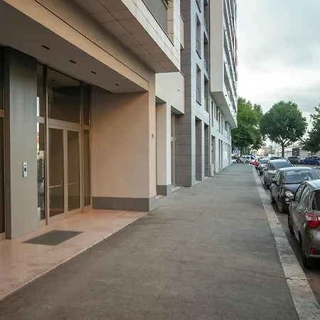 Duca - Modern In Near The Politecnico Apartman